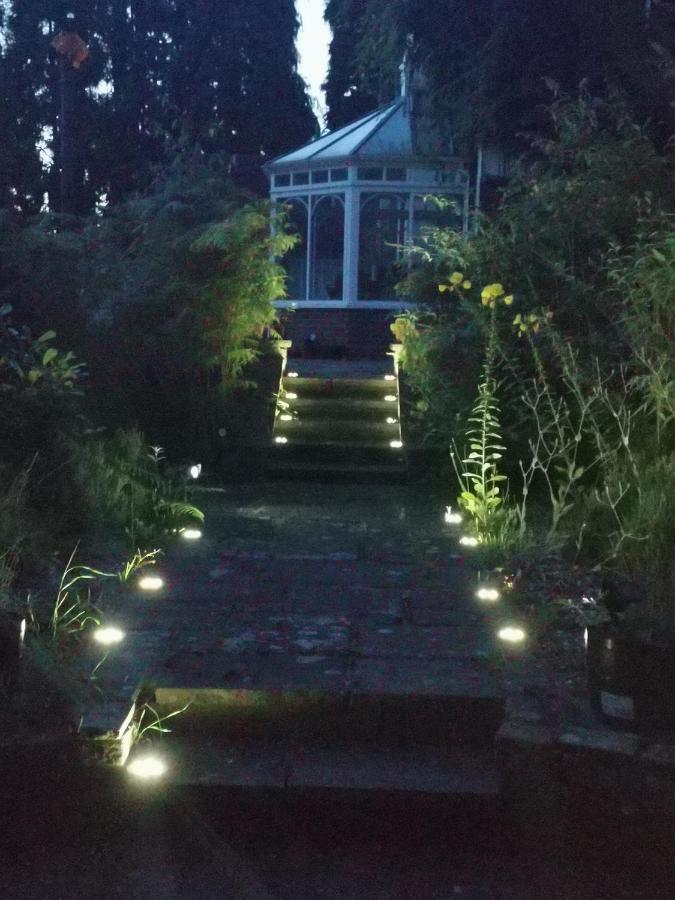 Apartament Peaceful Retreat Hideaway Surrey Esher Zewnętrze zdjęcie