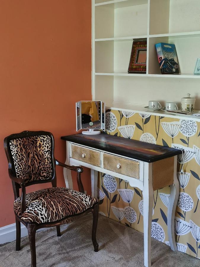 Apartament Peaceful Retreat Hideaway Surrey Esher Zewnętrze zdjęcie