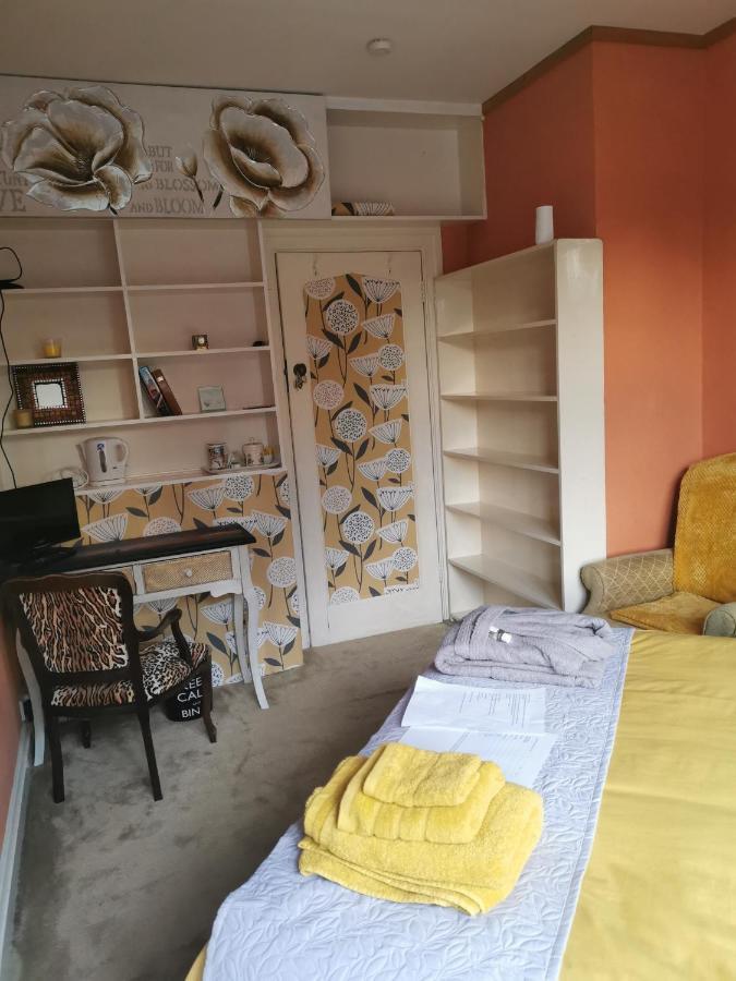 Apartament Peaceful Retreat Hideaway Surrey Esher Zewnętrze zdjęcie