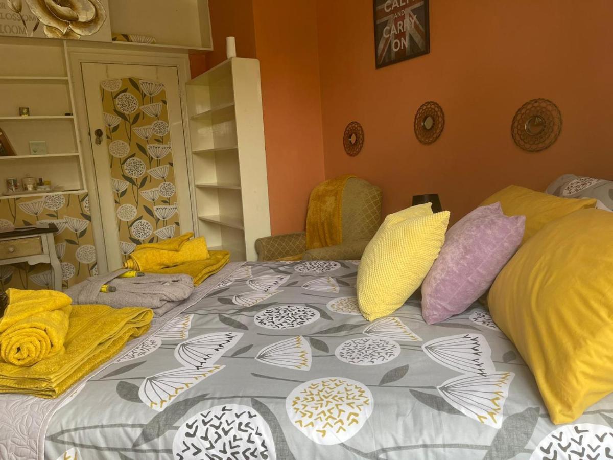 Apartament Peaceful Retreat Hideaway Surrey Esher Zewnętrze zdjęcie